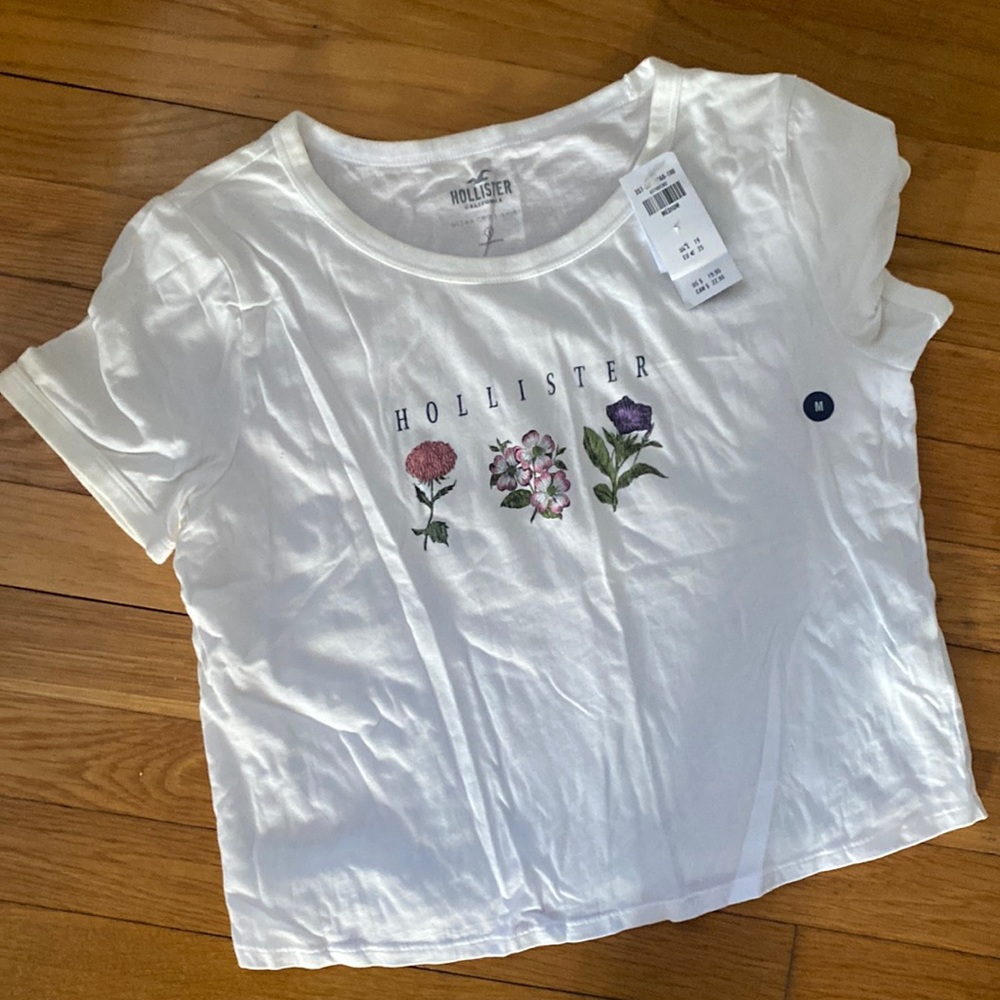 New Hollister Ultra Crop T